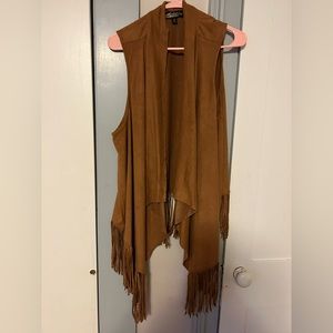 (SOLD) Absolutely Famous Faux suede boho fringe vest XL